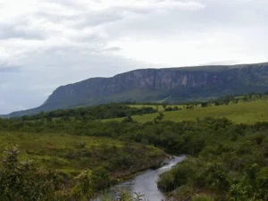 Velho Chico Rio São Francisco na Serra da Canastra que passa bem pertinho da Pousada Irmão Sol